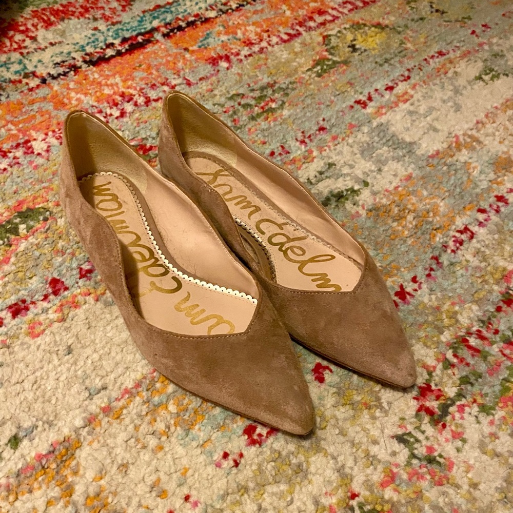 Sam Edelman - neutral suede flats SZ 7